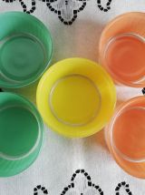 Suite de 5 ramequins aux couleurs pop