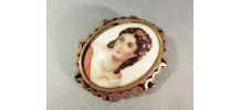  BROCHE VINTAGE EN PORCELAINE DE LIMOGES