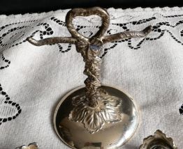 Ancien saleron en métal argenté et verre soufflé 