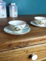 Duo de tasses en porcelaine nacrée
