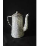 Cafetière en tôle émaillée mouchetée grise