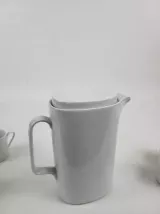 Cafetière et 6 tasses en porcelaine