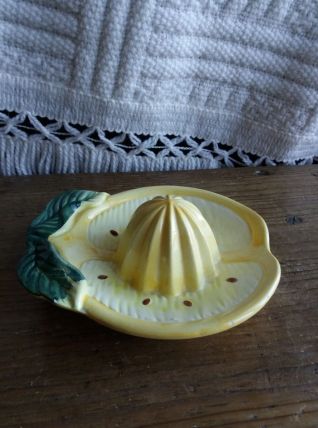 Presse agrumes citron en barbotine