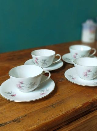 Quatre tasses de porcelaine de Bavière