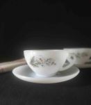 6 tasses Arcopal motif marguerites