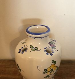 Vase Moustiers