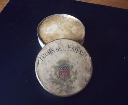 Boite ancienne en métal