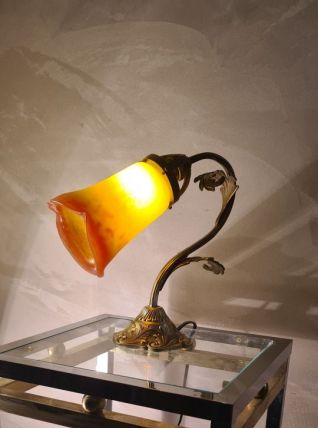 lampe bronze et laiton, avec jolie tulipe pate de verre  sig