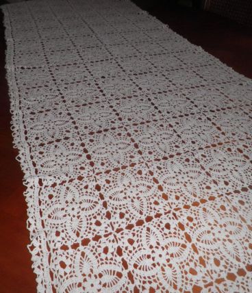chemin de table fait mains au crochet - coton blanc