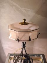 tres belle art deco fer forgé et son  abat jour  verre moulé
