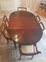 table ronde acajou laqué et ses 6 chaises, diam 115