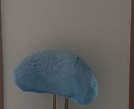 Chaise moumoute bleue