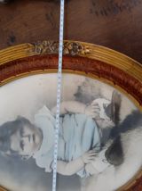 Ancien cadre en bois doré et fleurs en leton photo enfant de