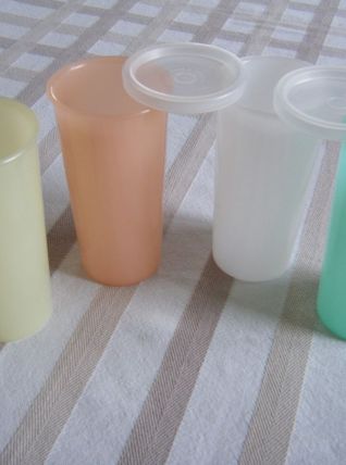 Gobelets pastel Tupperware Vintage 70'S  + 2 couvercles