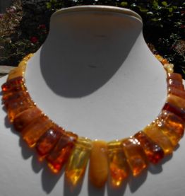 MAGNIFIQUE COLLIER EN AMBRE DE LA BALTIQUE 45 CM VERITABLE 
