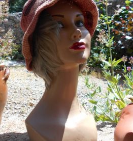 BOB CHAPEAU MULTICOLORE T 56-57 QUASI NEUF CROCHETE