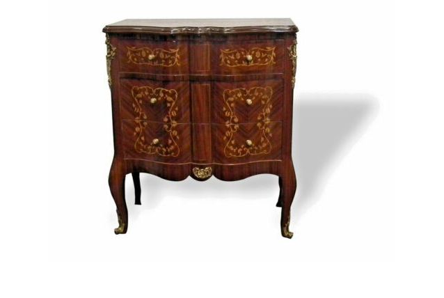 Commode style louis XV trois tiroirs