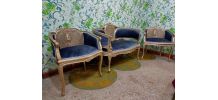 Fauteuils et canapé bleus style Louis XV