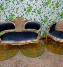 Fauteuils et canapé bleus style Louis XV