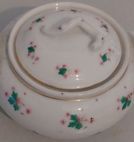 Sucrier en porcelaine VIEUX PARIS fin xixeme. 