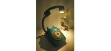 Téléphone vintage 70's recyclé en lampe à poser