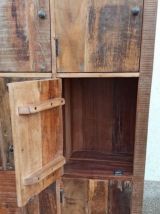 Grande armoire en bois ancien