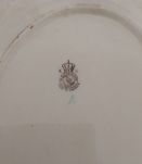 Plat en faïence signé LUNÉVILLE. 