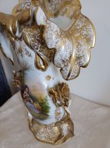 Vase en porcelaine de Paris 19 ème