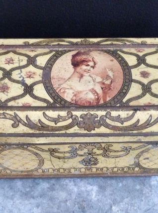 Ancienne boite biscuits Pernot Dijon 