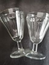 Suite de 9 anciens verres de bistrot 