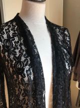 Magnifique veste longue en dentelle noir