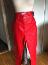 Pantalon roug effet huilé forme jeans neuf vient de Milan