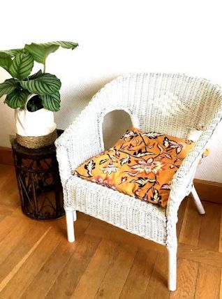 Fauteuil en rotin blanc vintage 