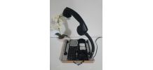 Téléphone style vintage recyclé en lampe à poser