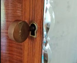 ARMOIRE EN MOIS MASSIF VINTAGE ANNEE1950 