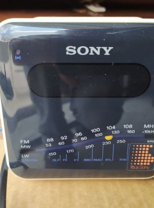 Radio réveil sony digicube