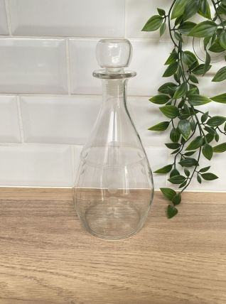 Carafe en verre gravé 