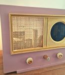 Radio vintage upcyclée en lampe d'ambiance