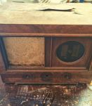 Radio vintage upcyclée en lampe d'ambiance