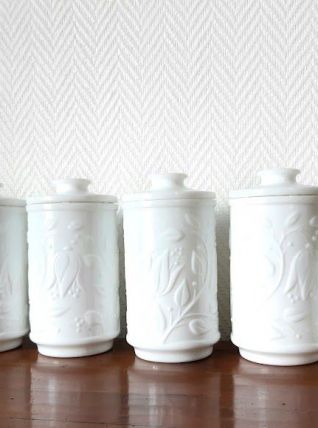 Pots à pharmacie en opaline blanche 