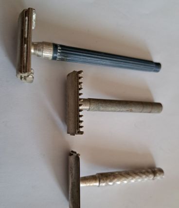Lot de 3 anciens Rasoirs à lames 
