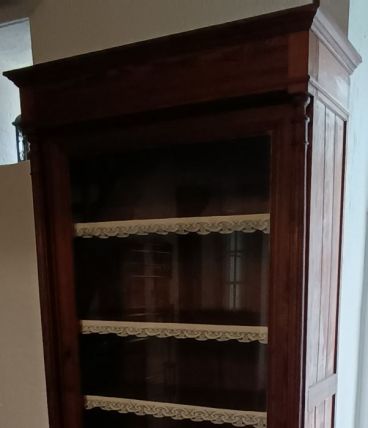 Bonnetière, armoire, vitrine