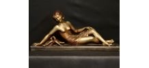 Statuette en plâtre, accident sur les pieds. 