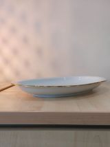 plat ovale en porcelaine liseré or