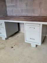 Grand Bureau STRAFOR  