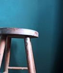 tabouret vintage en bois