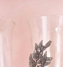 Paire de vases en verre et étain