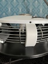 Un ancien radiateur SAUTER transformé en une originale