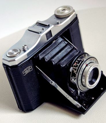 Appareil photo 6x6 Zeiss Ikon. Folding