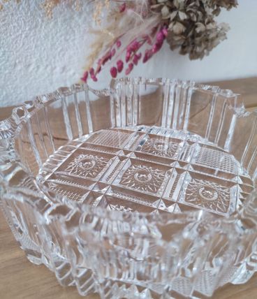 Grand cendrier ou vide-poche en cristal/verre ciselé